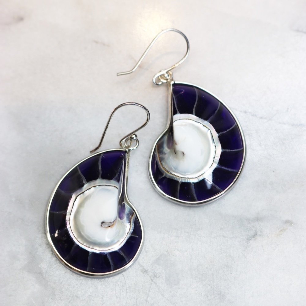 NEW! Black & Silver French Wire Seashell Earrings - Picture 12 of 15